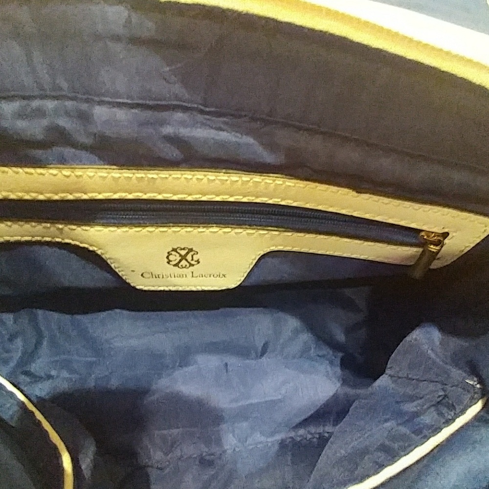 NOT NEW - Christian Lacroix White Handbag with Gold Accents… in good condition - Picture 3 of 8